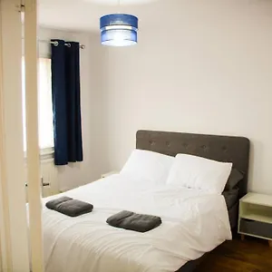 Holiday home House In Near Windsor & Heathrow, Colnbrook